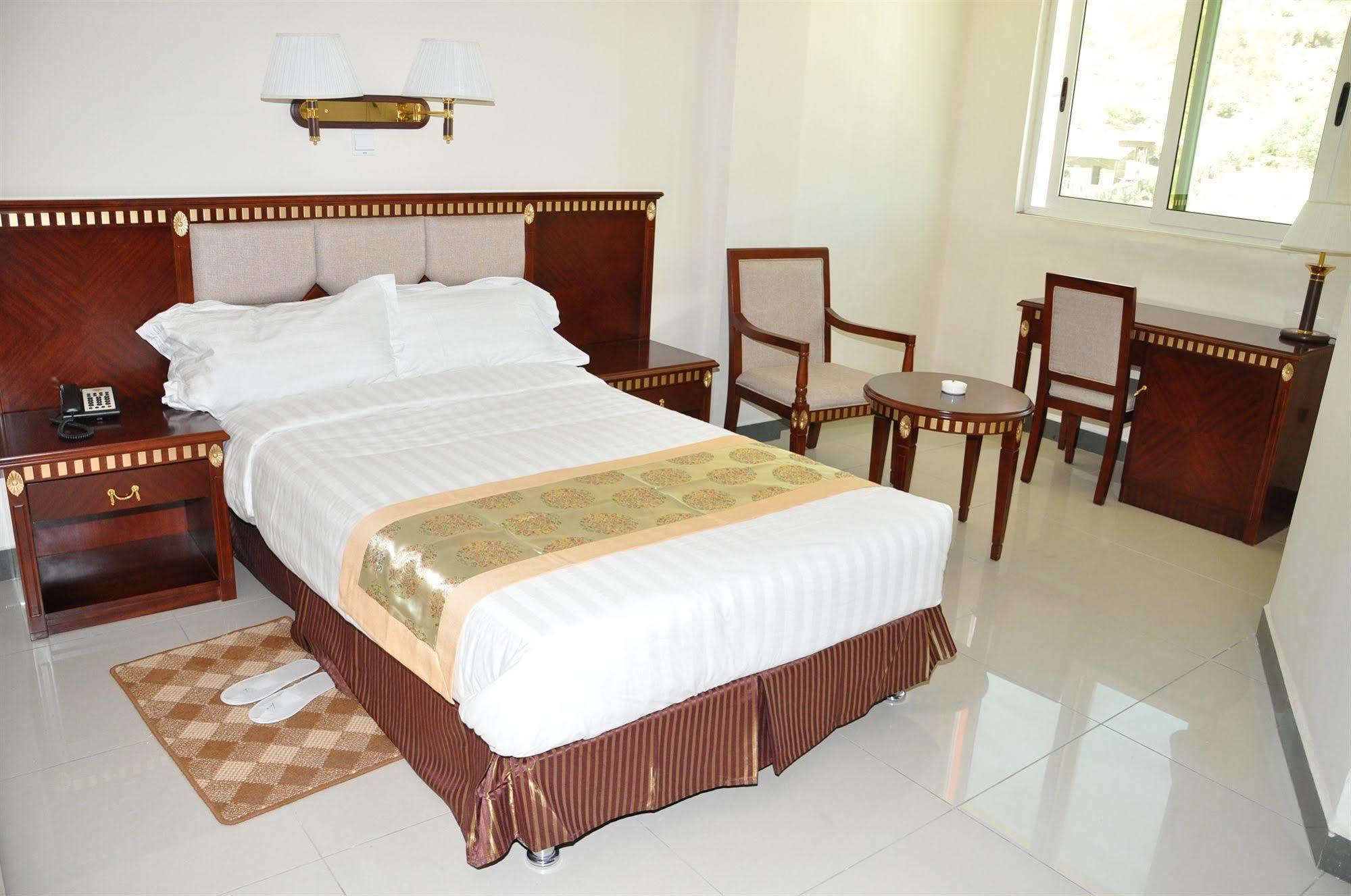 Florida International Hotel قوندر المظهر الخارجي الصورة