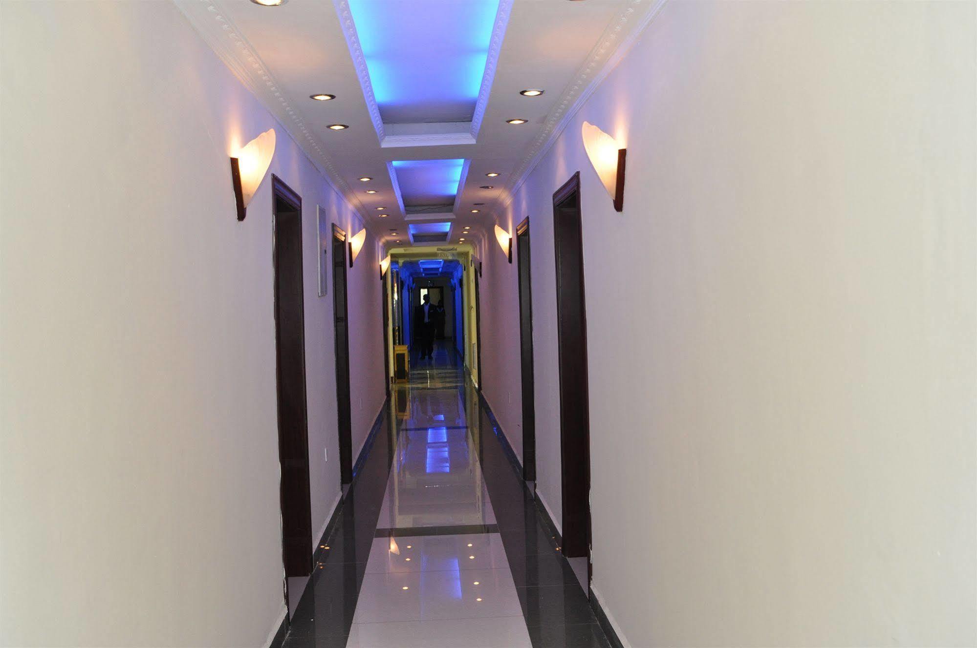 Florida International Hotel قوندر المظهر الخارجي الصورة